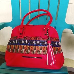 💋NWOT Amazing price!! Large Coral Steve Madden Hand Bag